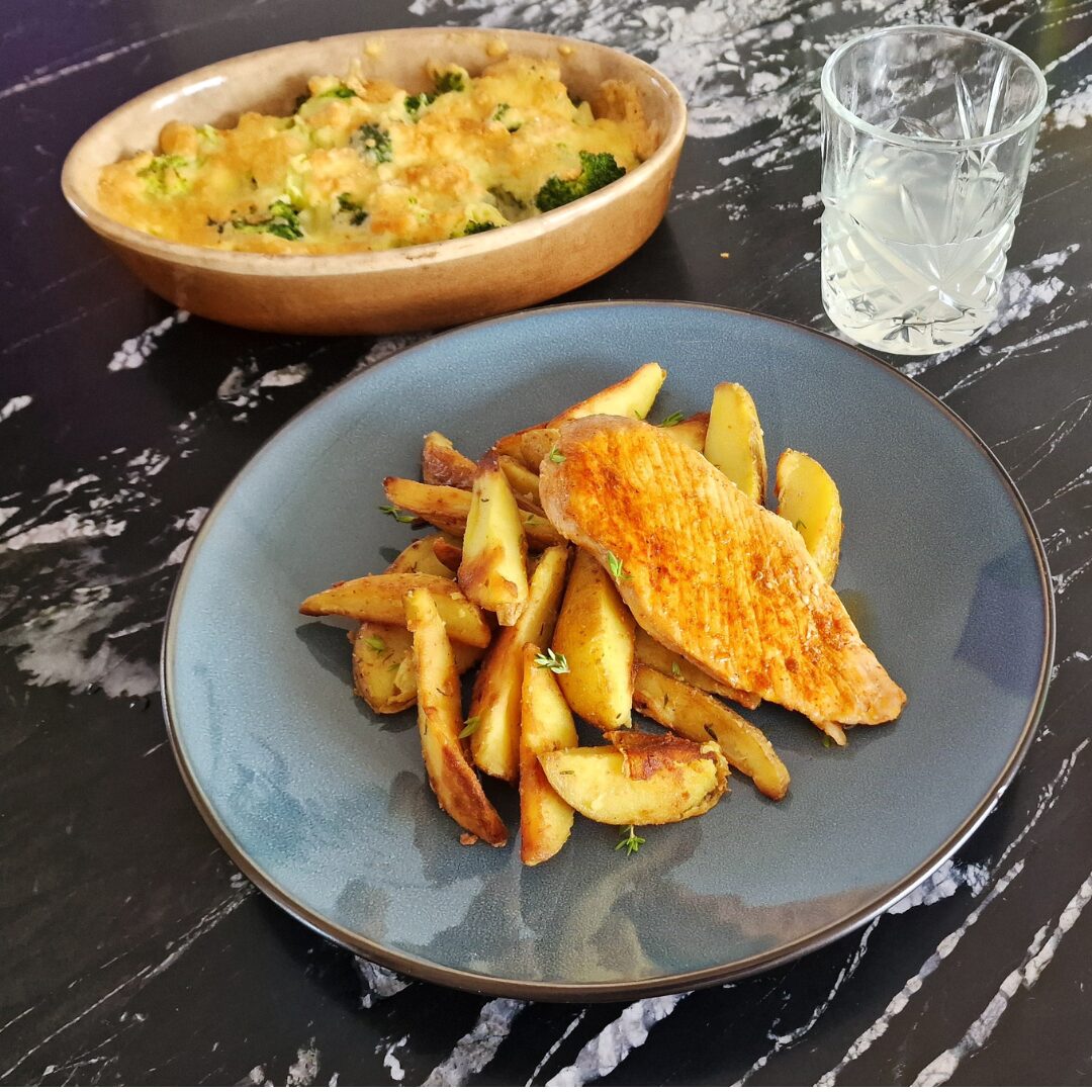 Broccoligratin met schnitzels
