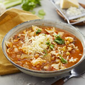 Minestrone met bloemkool & vlindermacaroni